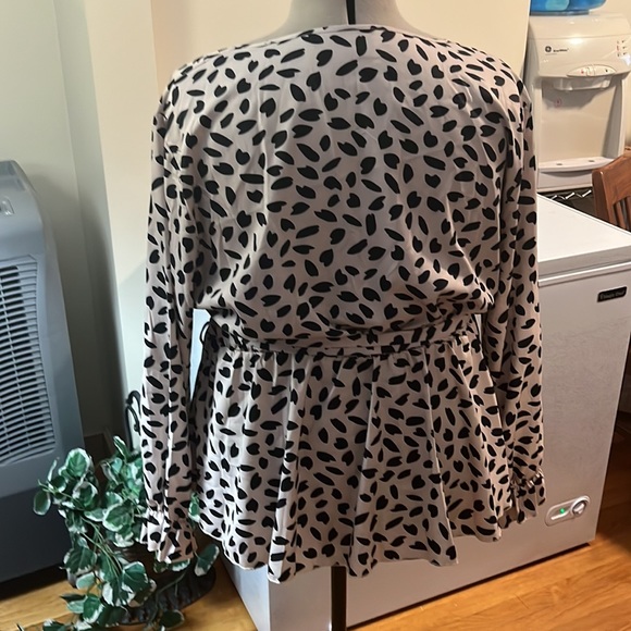 Flowy top - Picture 3 of 5